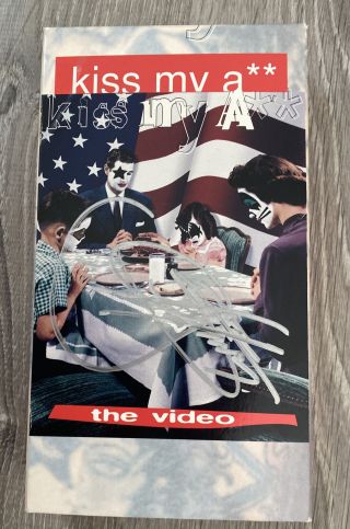 Kiss “kiss My Ass” (oop) Vhs Signed By Gene Simmons (rock N Brews In - Store)