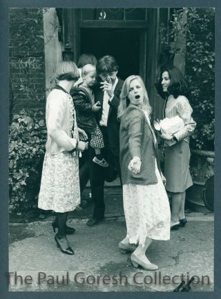 Beatles - C122 Press Photo - Paul Mccartney Linda & Family - Ringo Wedding - 1981 - Estq