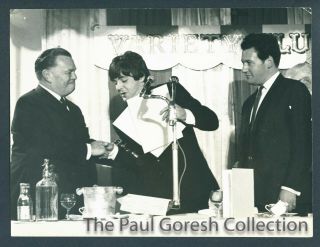 Beatles B144 Press Photo - Paul Mccartney Variety Club Award - 1965 - Estq