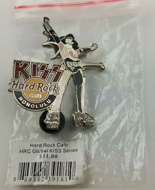 Kiss Band Hard Rock Café Pin Badge Gene Simmons Alive 2 Poster Pose Honolulu