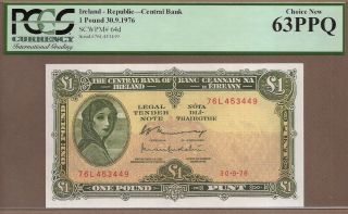 Ireland Republic: 1 Pound Banknote,  (unc Pcgs63),  P - 64d,  30.  09.  1976,