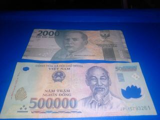[[ (1) 500,  000 Vietnamese Dong - Note,  (1) 2,  000 Indonesia Rupiah Banknote