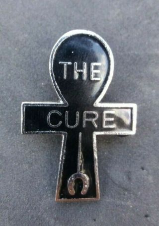 The Cure 1987 Kissing Tour Official Concert Badge / Pin Robert Smith