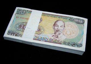100 X Vietnam 1000 Dong,  1988,  P - 106,  Unc World Currency Banknote Bundle