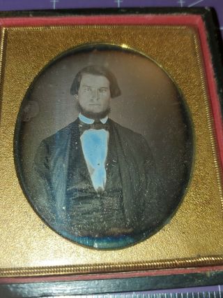 1/6 Plate Civil War Era? Daguerreotype Of A Man In Leather Intact Case