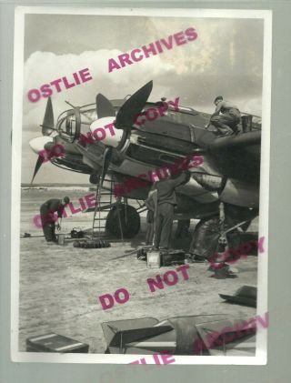 Ww2 1941 German Army Press Photo Luftwaffe Bomber Bombs Ground Crew Gas Oil