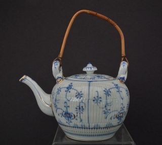 Antique German Porcelain Teapot Blue And White Strawflower Pattern 19th Century