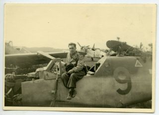 Ww2 German Captured Destroyed Airplane Scrapyard Photo Wwii Me109 (g1)