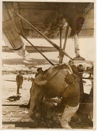 Press Photo Ww2 German Luftwaffe Ground Crew Fit Hydroplanes 5.  4.  1944