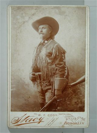 1893 Buffalo Bills Wild West Cabinet Card Photo - Bill Cody W/ Winchester Rifle