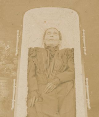 Post Mortem Portrait Of An Old Woman In Casket - 19thc Cabinet Photo.
