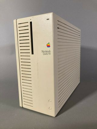 Vintage Apple Macintosh Quadra 700 Mac Computer M5920
