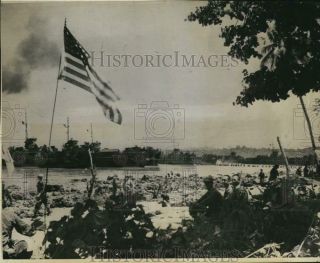 1944 Press Photo Us Army Troops Invade Morotai Island During World War Ii
