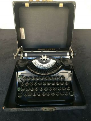 Vintage Underwood Universal Typewriter,  1930’s W/ Case And Green Keys