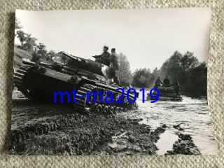 Ww2 Press Photograph - German Panzer Tanks Advance Through Water In Combat