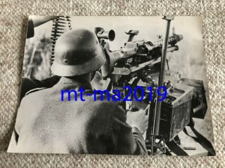 Ww2 Press Photograph - German Machine Gun Crew In Action Russian Front 1943