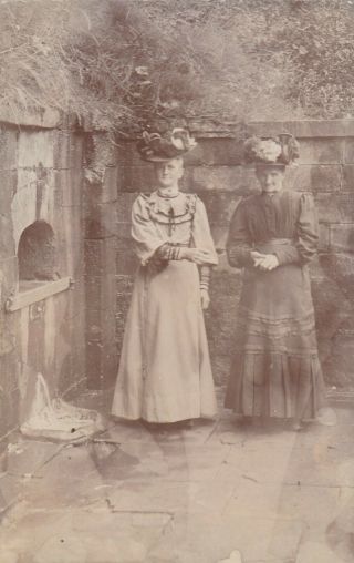 Unusual Old Vintage Photo Men Dressed Women Dress Hat Social History W5