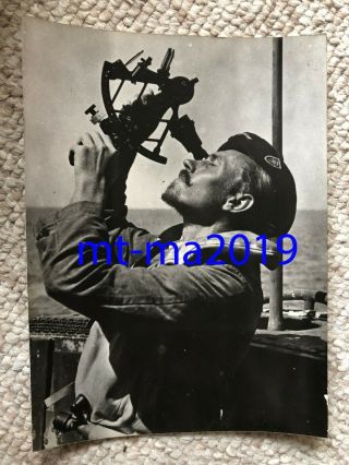 Ww2 Press Photograph - German Kriegsmarine U - Boat Crewmember Using Sextant