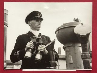 British Official Ww2 Photo: Captain Lieut.  C.  Morrison - Payne - Royal Navy.