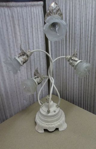 SCARCE Vtg Lg 4 arm Newel Post Table lamp w/ fancy frosted rose glass shades VG 2