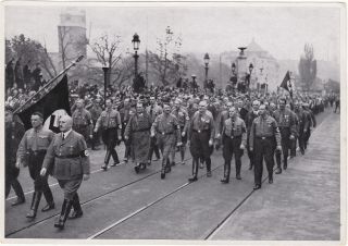 Bild Photo German Leader Marching 1934 - Military World War Two Era Photograph