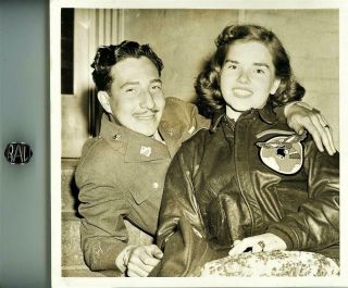 Orig Ww2 Photo Gal In Bomber Jacket W Photo Reconnaissance Squadron Patch & Ring
