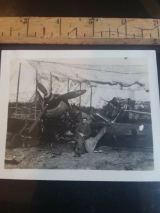 Wwll Ww2 Photo Captured Surrendered German Fighter Plane Fw 190 Soldier