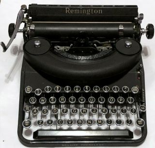 Vintage 1938 Remington Rand Deluxe Noiseless Typewriter