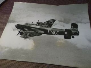 3) Bop Air Min Ww2 Photos = Raf - Handley Page Halifax Lw263 Ey - E 78.  Sq