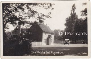 The Plough And Sail,  Paglesham,  Vintage Car,  Rp Essex Postcard (ref 2737/20/i)