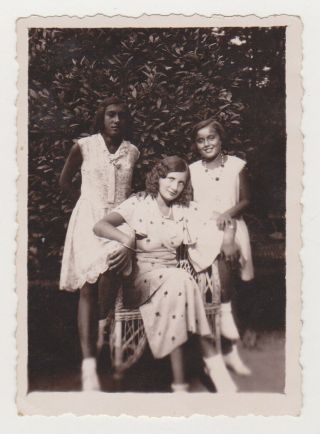 Three Pretty Young Women Closeness Cute Lady Girl Female 1930s Old Photo