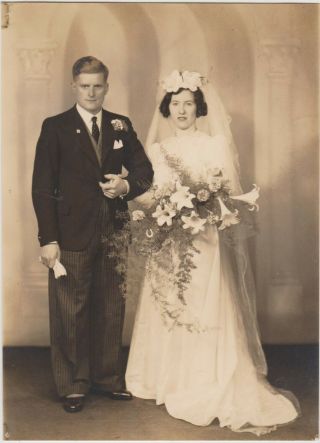 Vintage Old Photo People Fashion Pretty Woman Man Wedding Bride Groom Dress W2