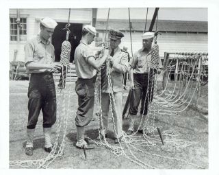 1943 Vintage Photo Ww2 U.  S.  Coast Guard Learn To Tie Rope Knots At Brigantine Nj