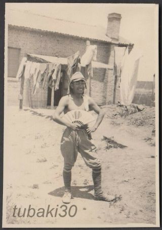 Iq21 Ww2 Japan Army Photo Soldier With Rising Sun Folding Fan In China