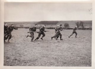 Press Photo Ww2 Parachute Troops In Training East Heslerton 10.  4.  1941