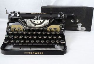 Vintage Underwood Champion Typewriter W/case 1936 G - Model Portable Black/gold