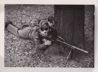 Press Photo Ww2 Parachute Troops Firing Bren Gun Training 9.  1.  1941