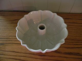 Longaberger Woven Traditions Ivory Fluted Bundt Cake Pan
