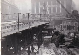 Press Photo Ww2 Royal Engineers Bomb Damage Bank Of England 1.  2.  1941 I