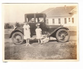 Old Family Photo With Car 1920 