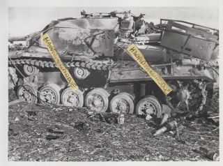 Ww2 Press Photograph Foto Photo Ardenne Bastogne Sturmgeschutz Destroyed By 101°