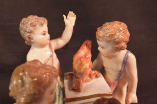 19TH C.  MEISSEN PORCELAIN GROUP FIGURINE 4 PUTTO TEND FIRE ON ALTAR 2453 2