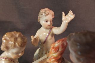 19TH C.  MEISSEN PORCELAIN GROUP FIGURINE 4 PUTTO TEND FIRE ON ALTAR 2453 5