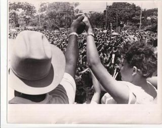 Alberto Korda (1928 - 2001) 2x Cuban Revolution Parade Girls,  1962 Photo 280