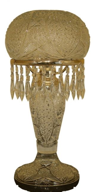 F31670ec: Fine Quality Vintage Etched Crystal Dome Top Table Lamp