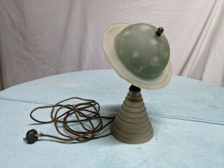Vintage and classic Art Deco lamp from the York World ' s Fair (1939 - 1940).  Th 2