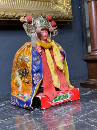A Rare Chinese Figurine of Immortal Deity With Embroidery Pallium 5