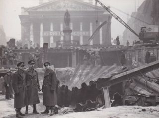 Press Photo Ww2 Royal Engineers Bomb Damage Bank Of England 1.  2.  1941 A