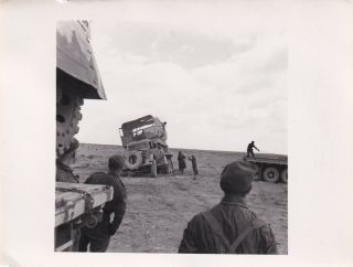 Press Photo Ww2 Recovering British Tanks And Trucks Western Desert 1942