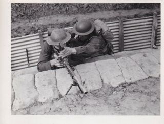 Press Photo Ww2 Bef Grenadier Guards Bren Gun Crew In Trench 8.  4.  1940